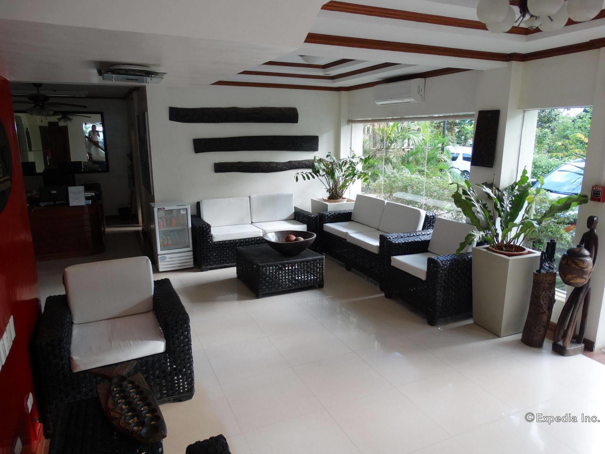 Ipil Suites Puerto Princesa Extérieur photo