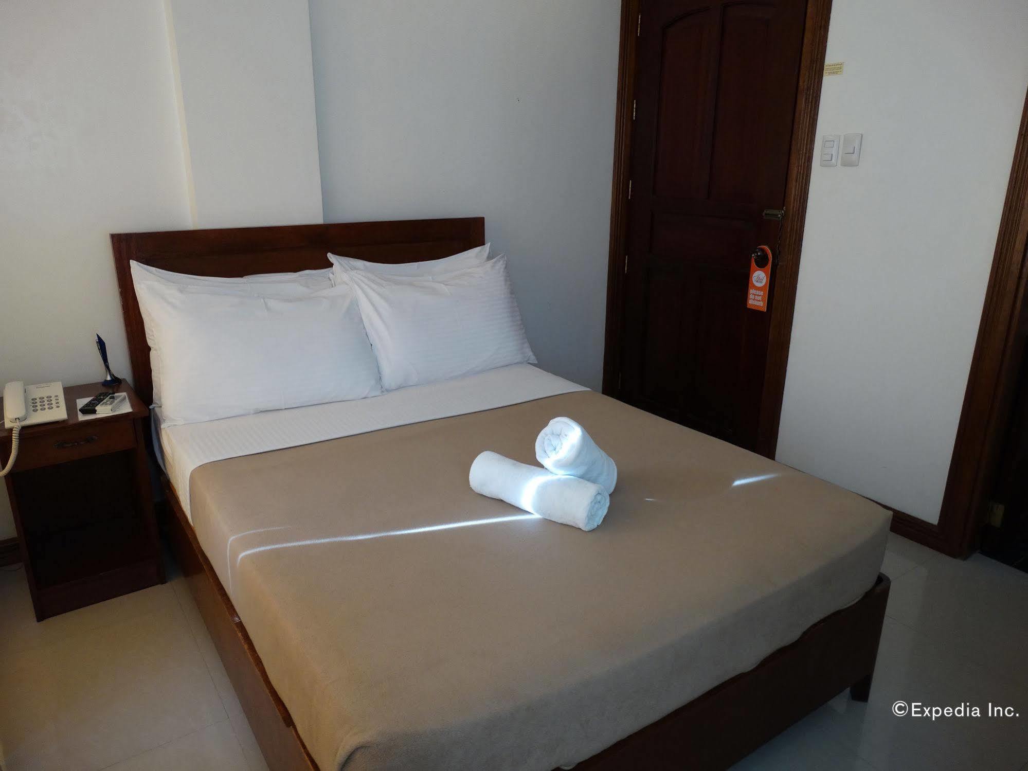 Ipil Suites Puerto Princesa Extérieur photo