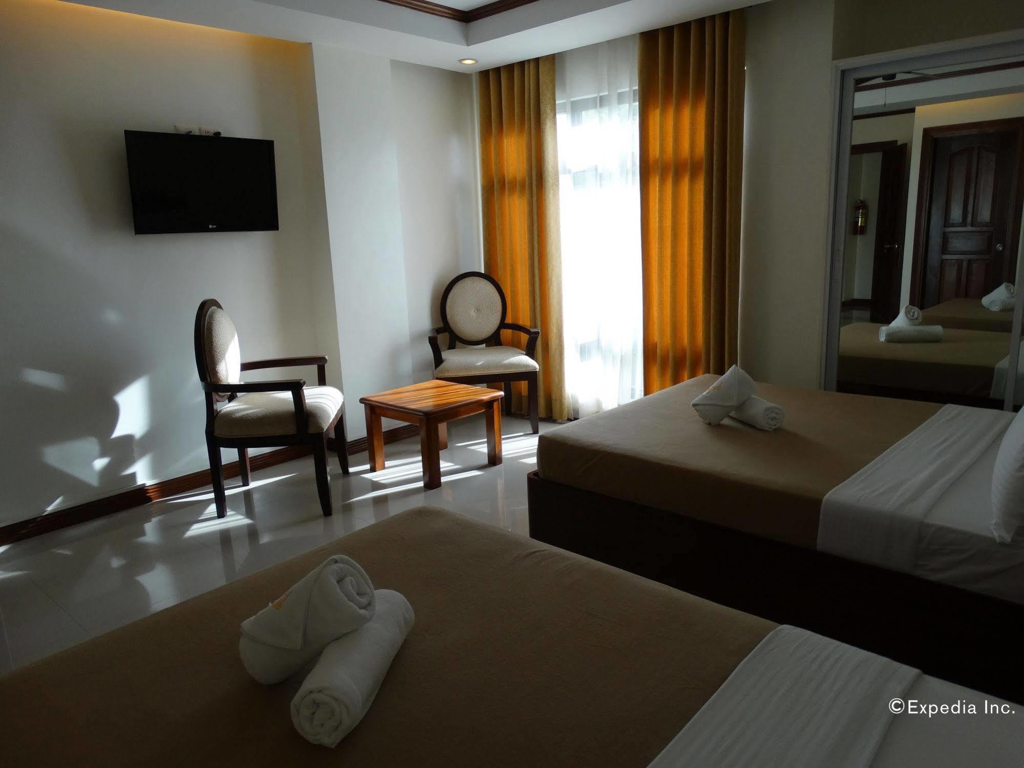 Ipil Suites Puerto Princesa Extérieur photo