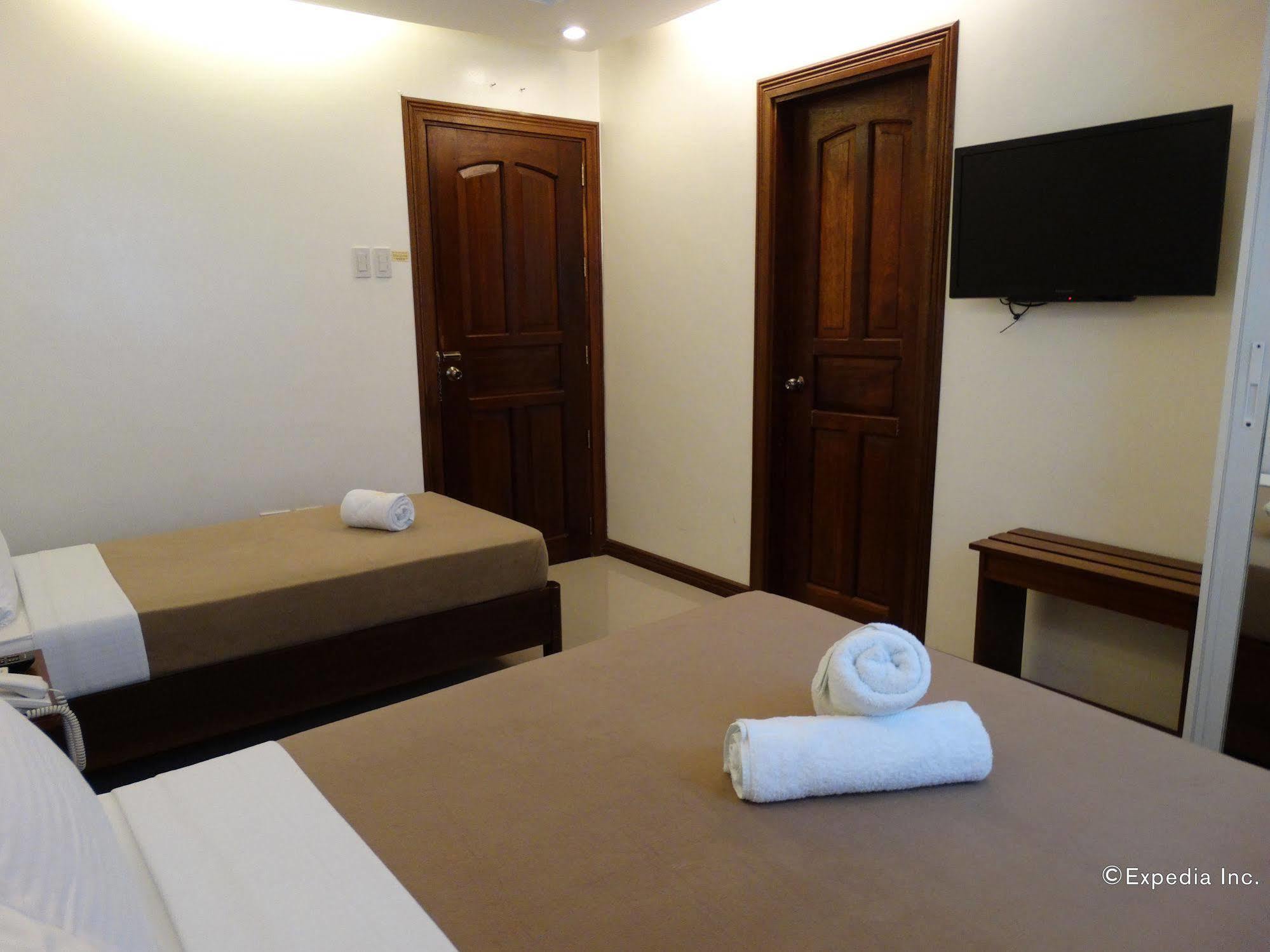Ipil Suites Puerto Princesa Extérieur photo