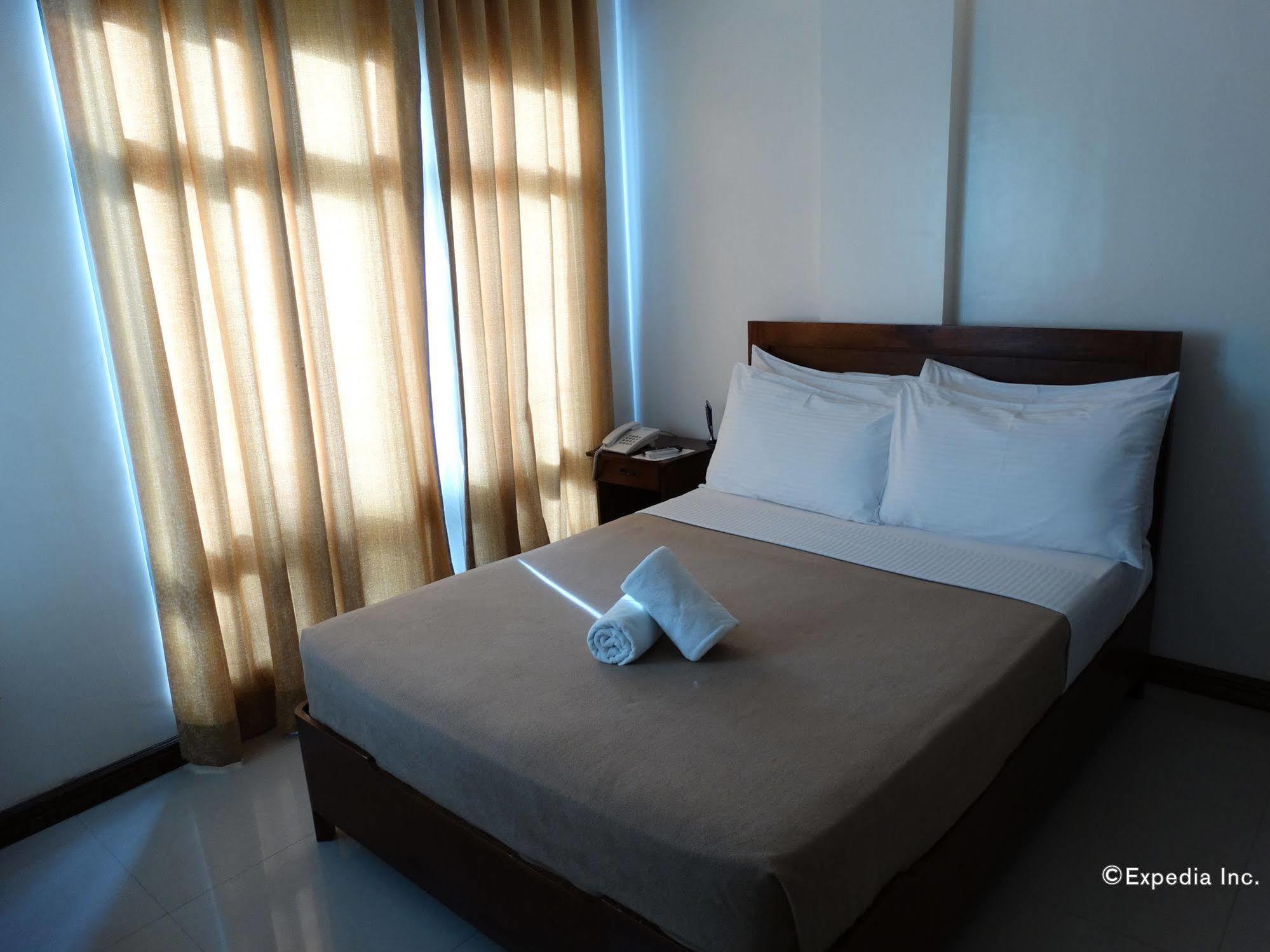Ipil Suites Puerto Princesa Extérieur photo