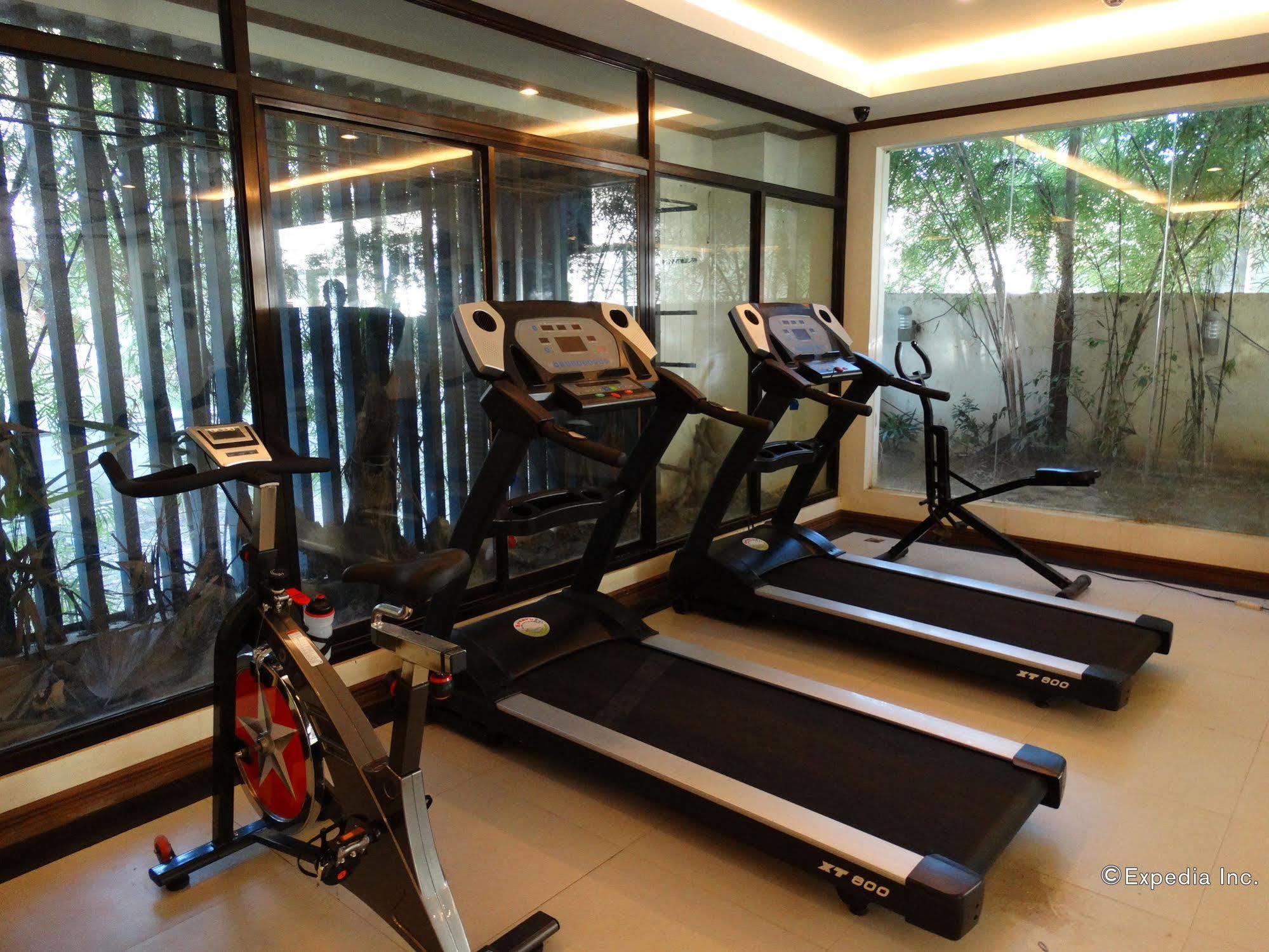 Ipil Suites Puerto Princesa Extérieur photo
