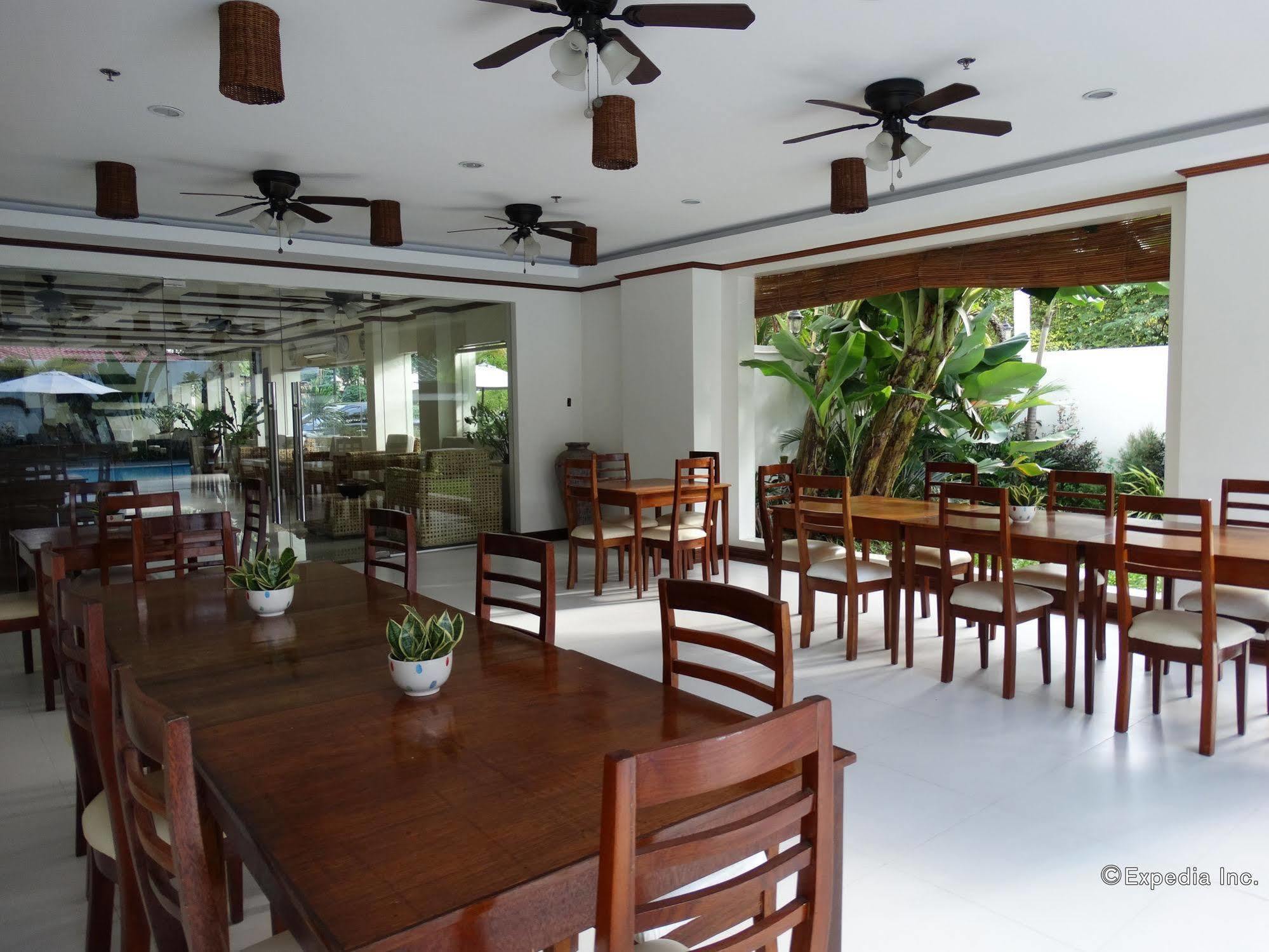 Ipil Suites Puerto Princesa Extérieur photo