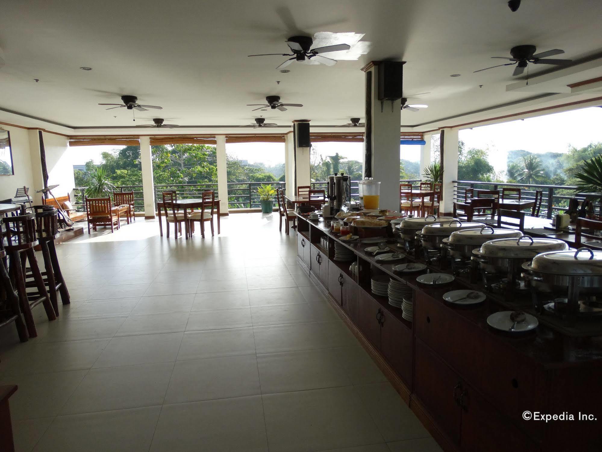 Ipil Suites Puerto Princesa Extérieur photo