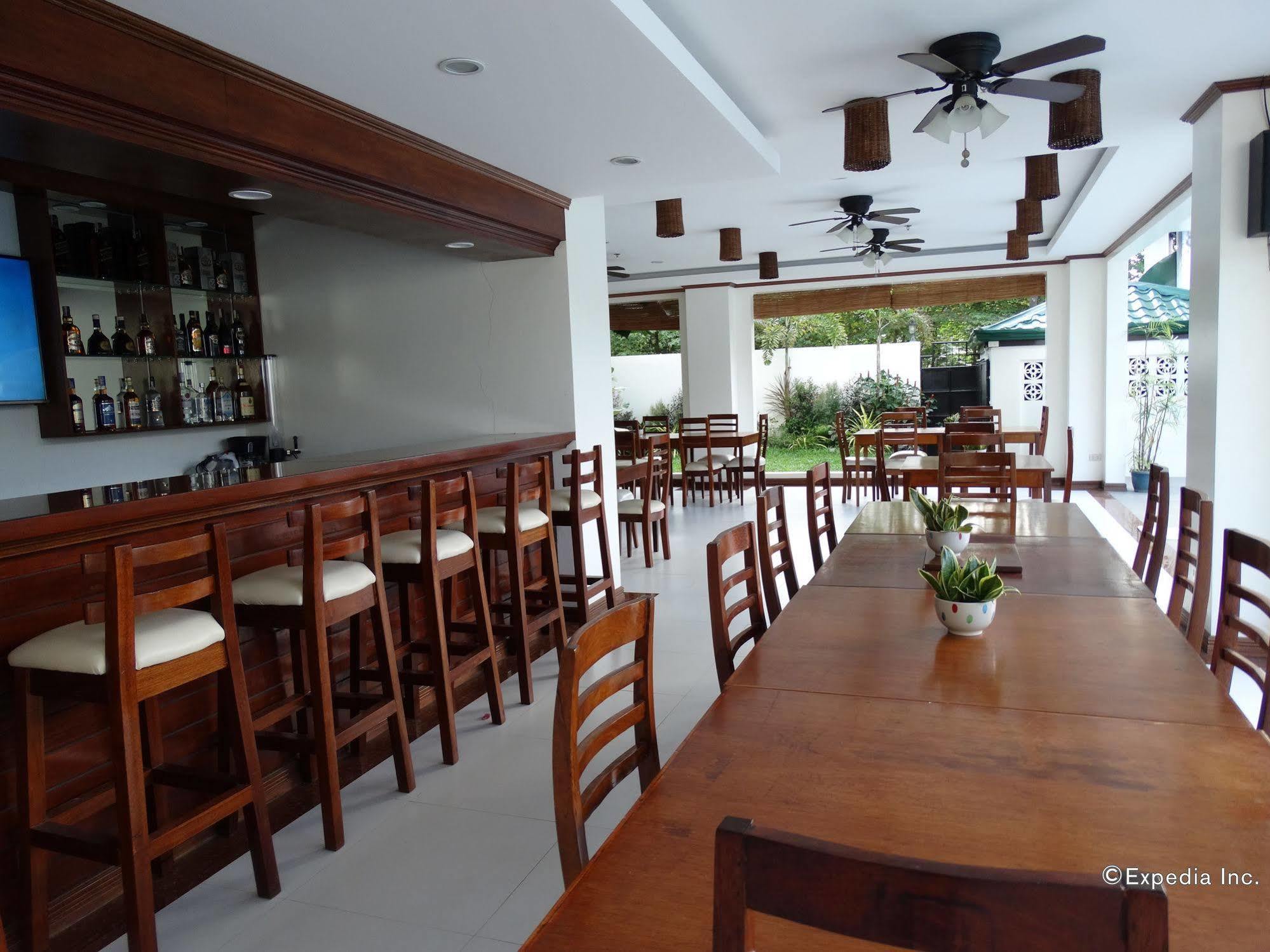 Ipil Suites Puerto Princesa Extérieur photo