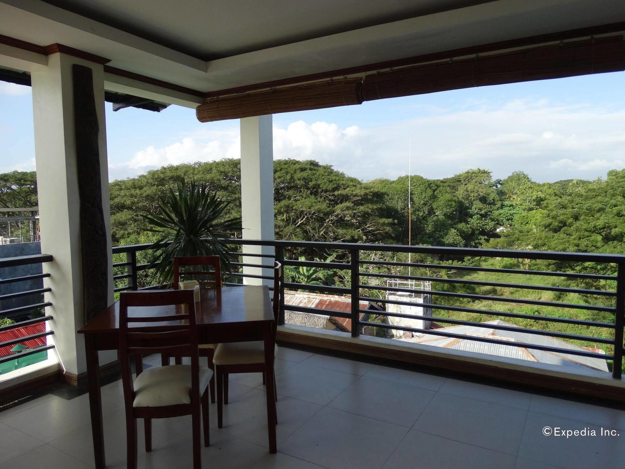 Ipil Suites Puerto Princesa Extérieur photo