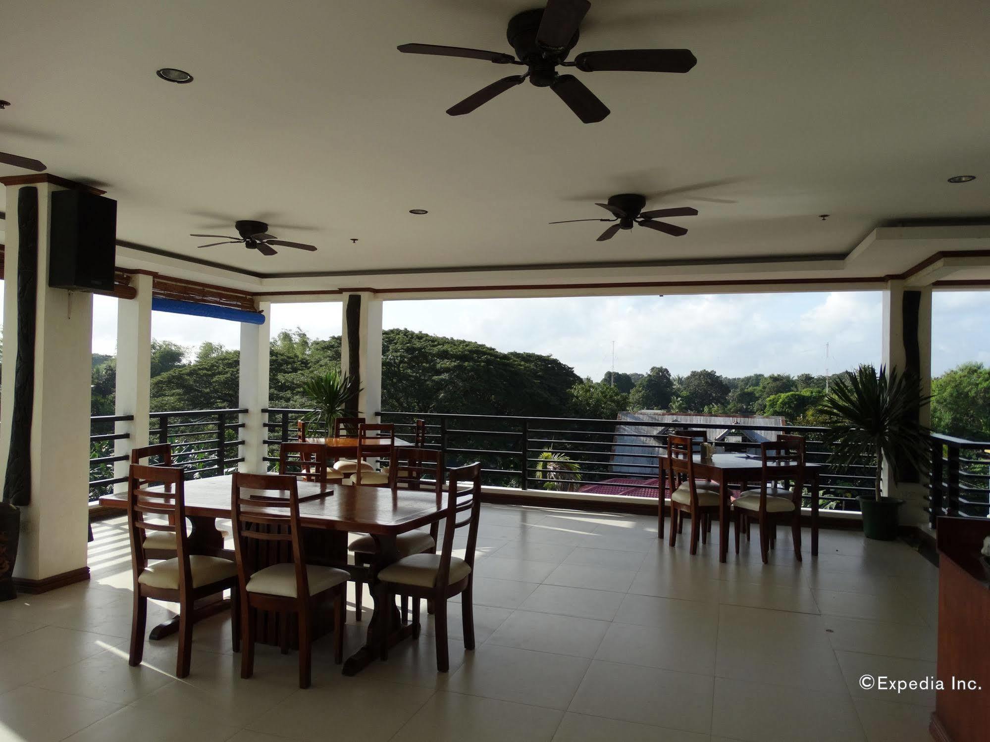Ipil Suites Puerto Princesa Extérieur photo