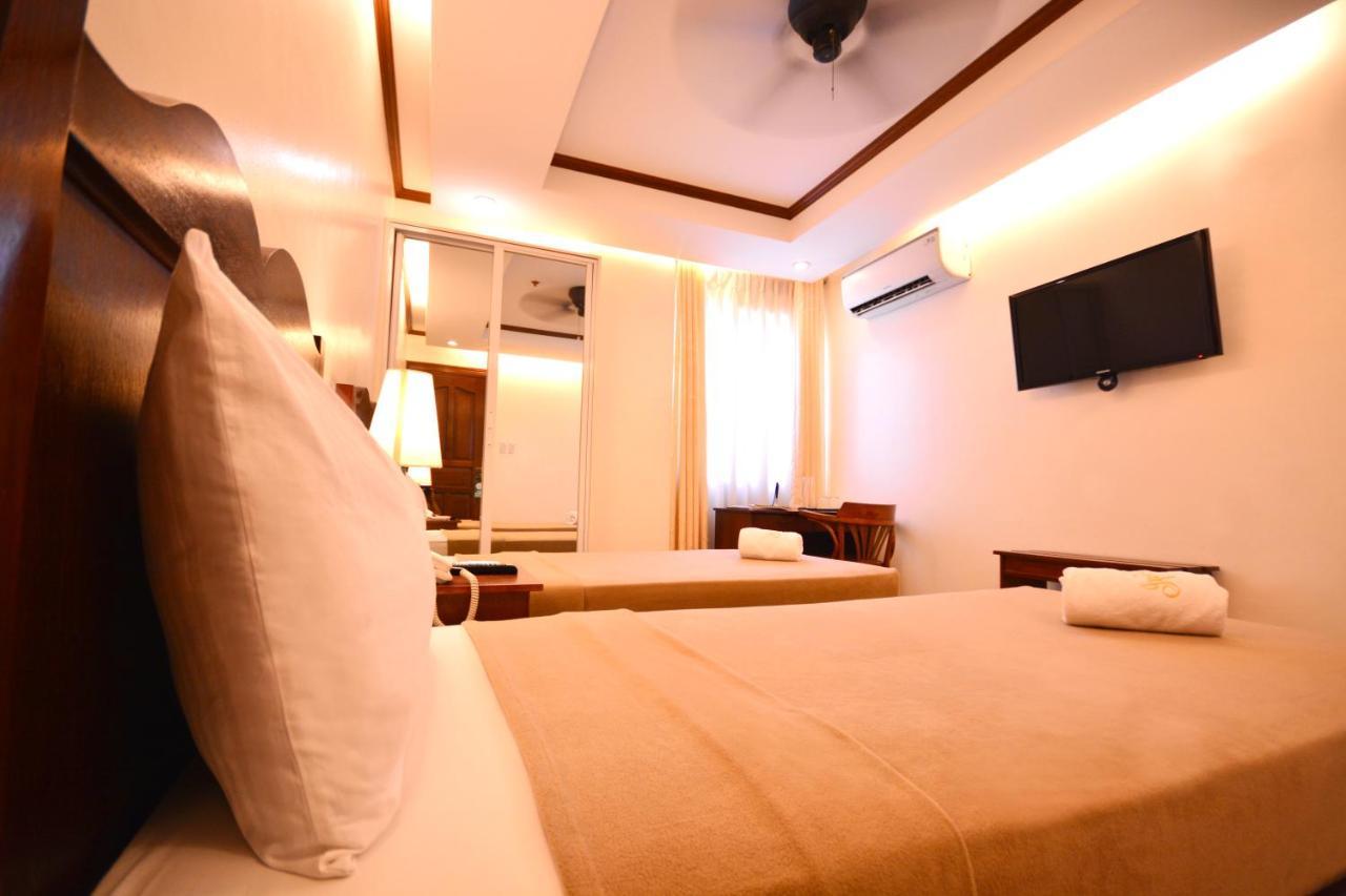 Ipil Suites Puerto Princesa Extérieur photo